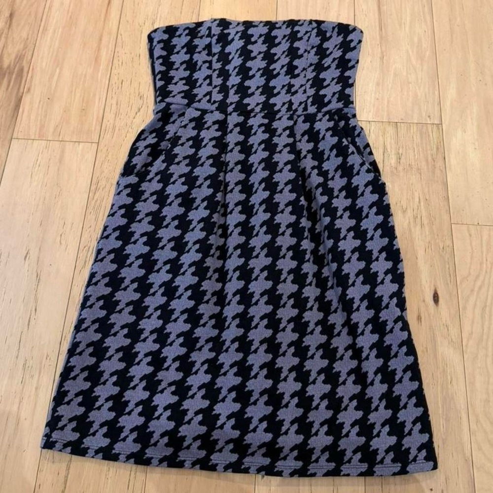 Mini Strapless Dress - Picture 5 of 7